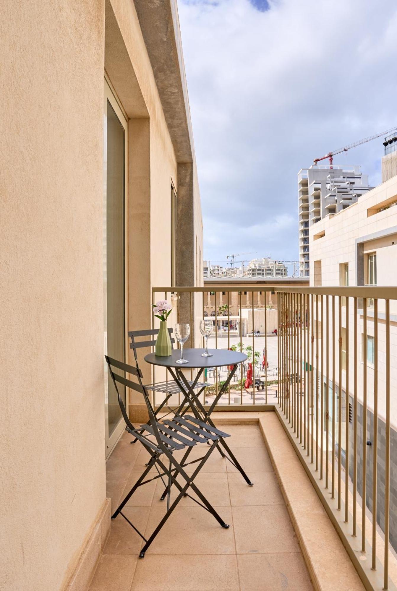 Stylish Apartment In Tigne Point Sliema Buitenkant foto