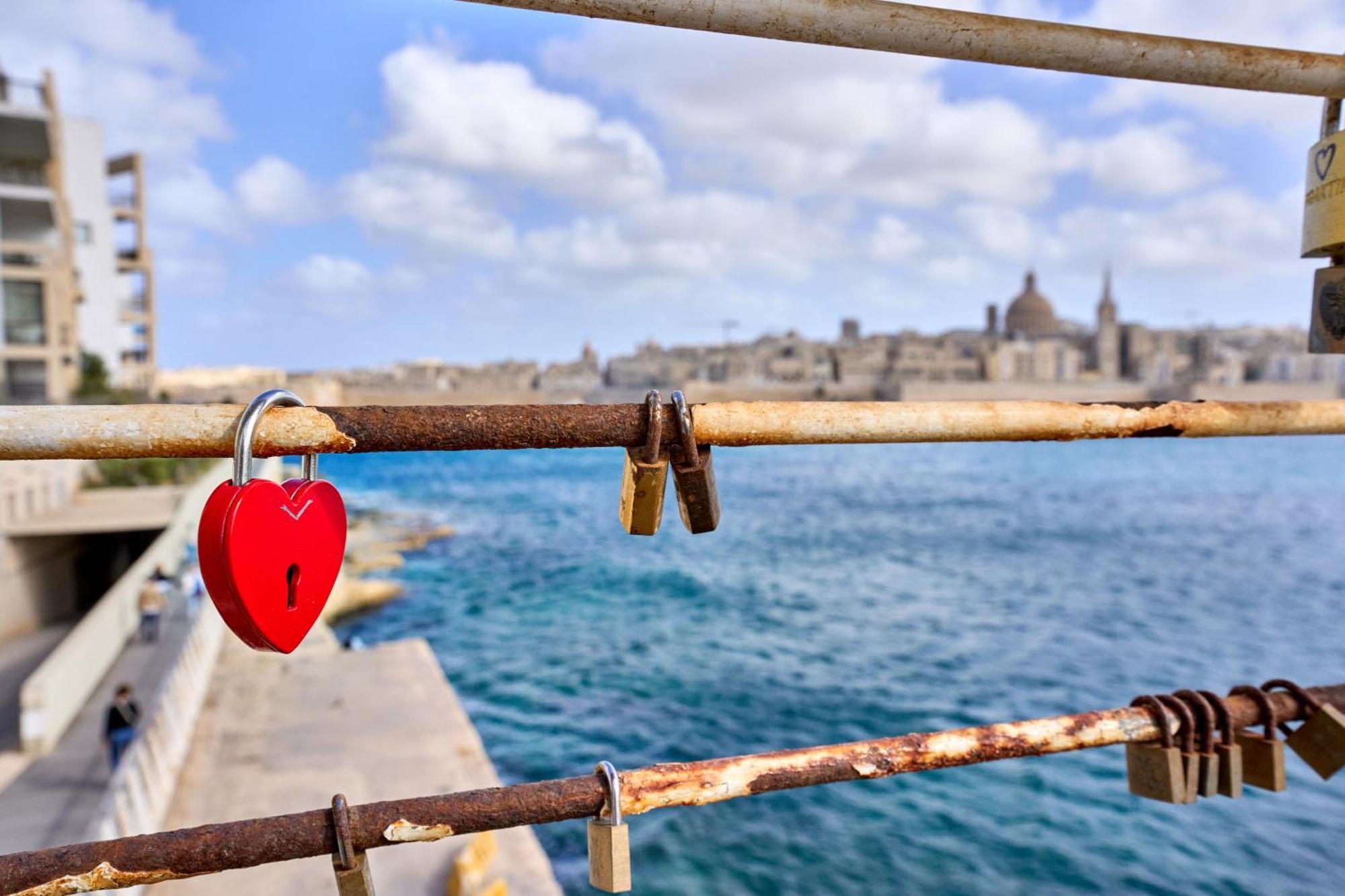 Stylish Apartment In Tigne Point Sliema Buitenkant foto